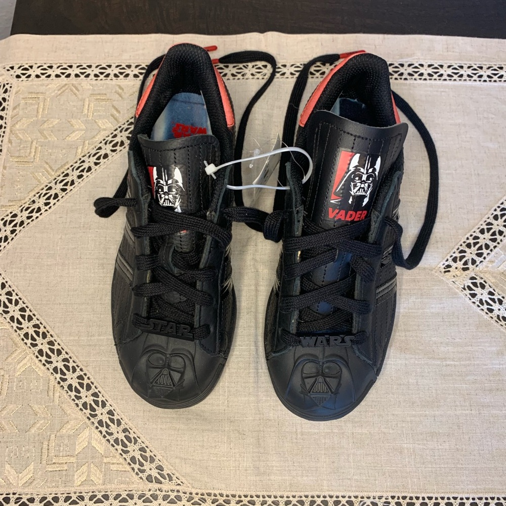 NWT! ADIDAS Youth Superstar Star Wars Sneakers. Size 3.5.